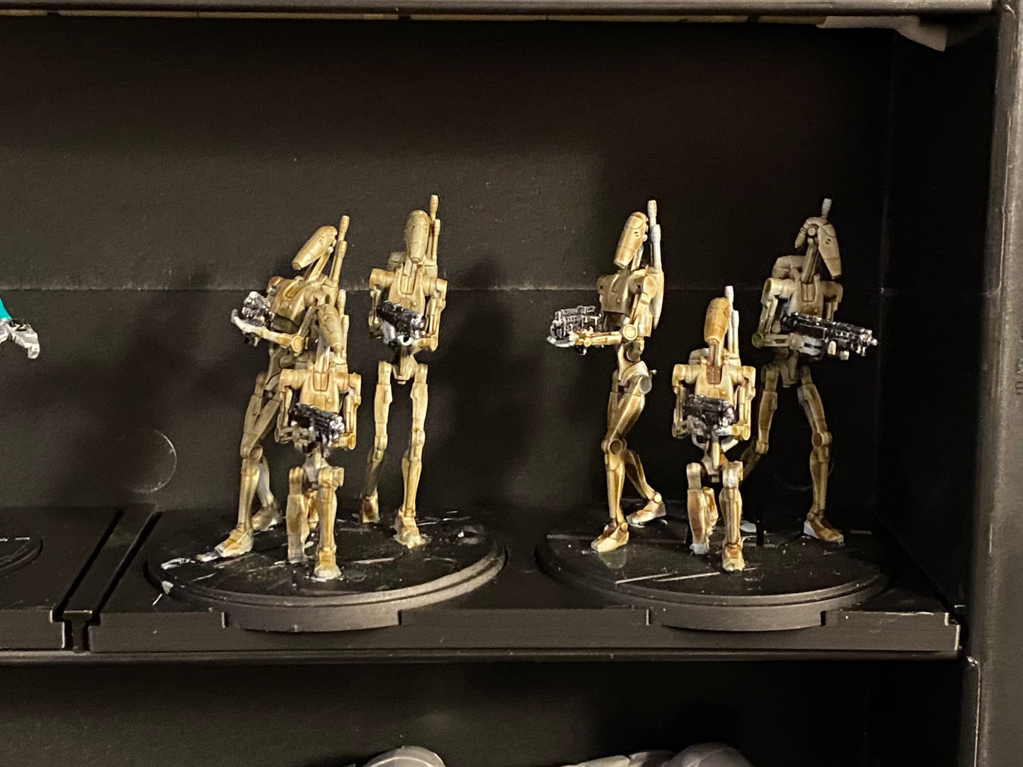 Miniature specific replacement display plates for “Minifig” display case