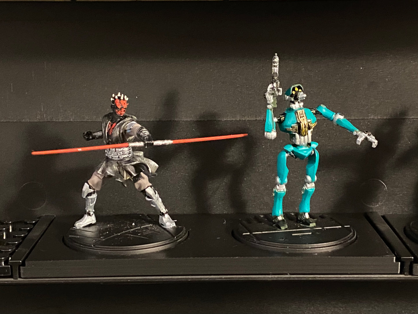 Miniature specific replacement display plates for “Minifig” display case