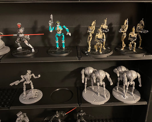 Miniature specific replacement display plates for “Minifig” display case